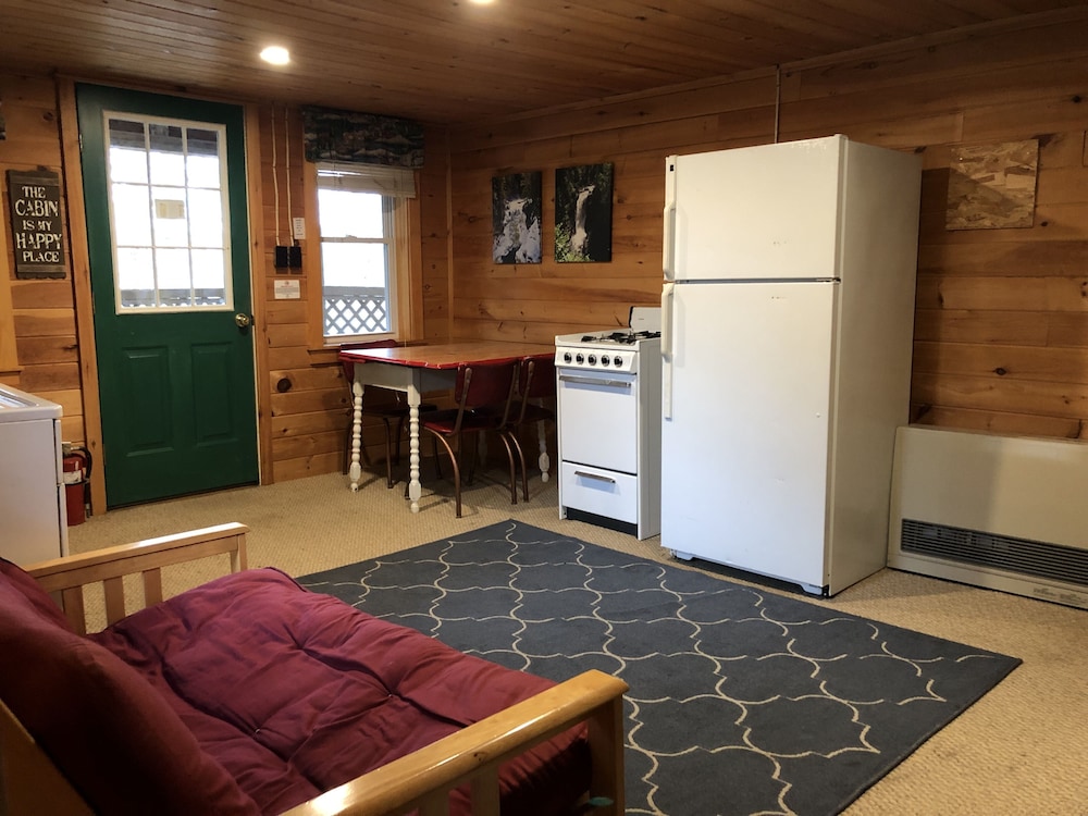 Kennebec Riverside Cabins view 3