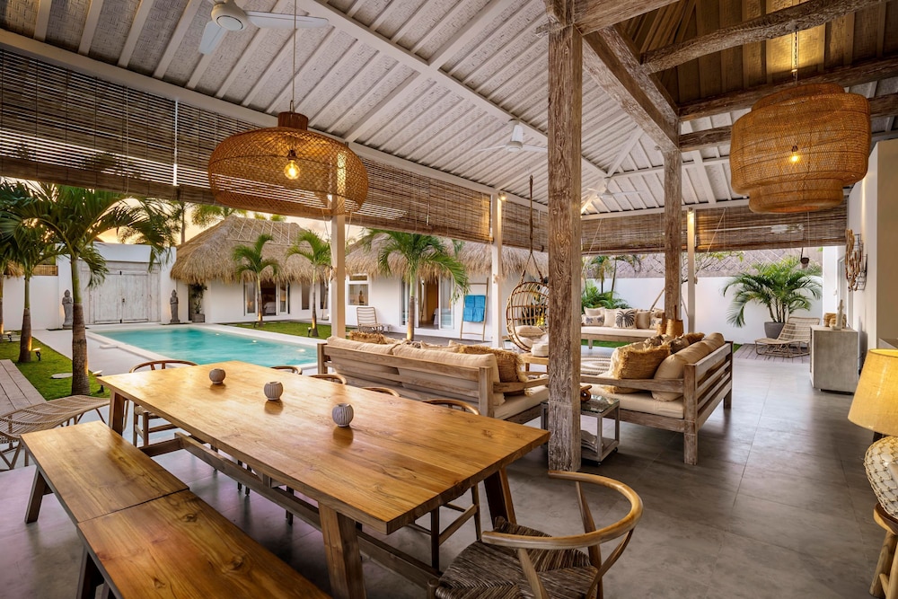 Villa Surga Blue by Alfred in Bali - Brand New 5 BR Pool Villa in the of Seminyak