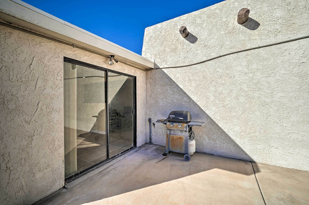 3 Mi to Lake Havasu: Home w/ Patio view 4
