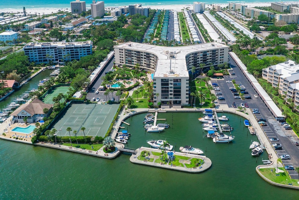 Harbor Towers Ocean View Escape