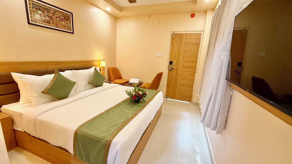Hotel La Bella - near Sea Beach