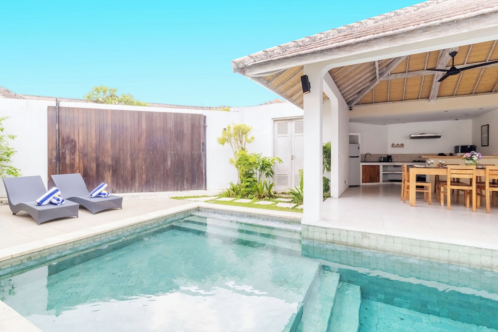 Villa Cocodrilos 2 by Pertama Management