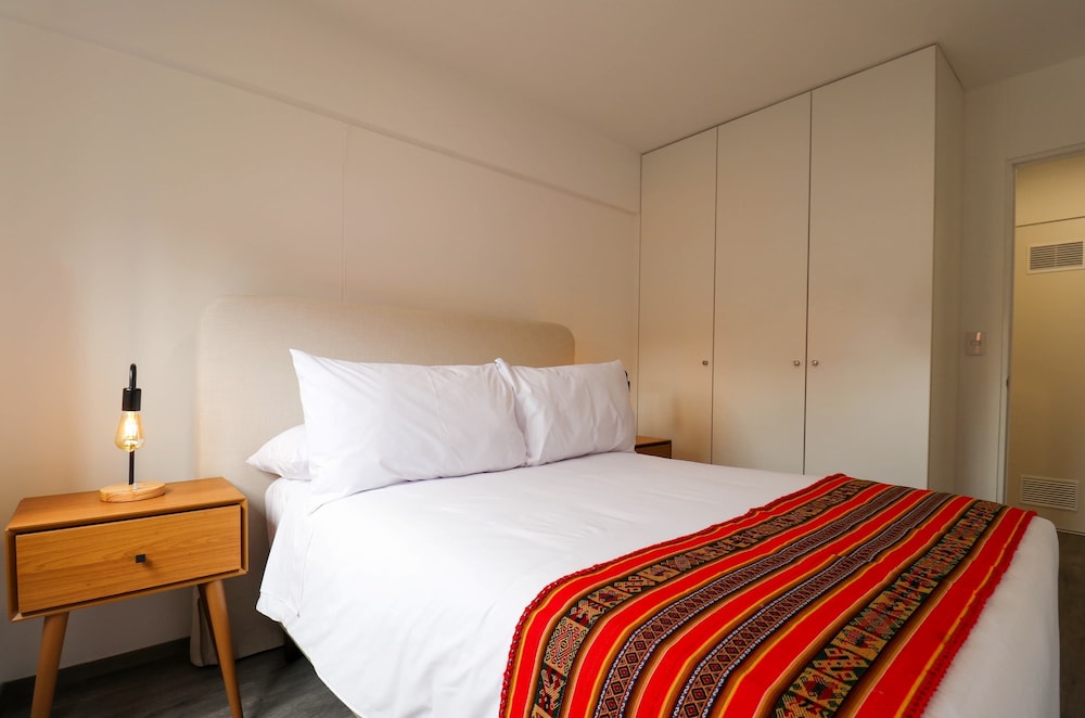 w Wonderful 2BR w Perfect Balcony in Cusco