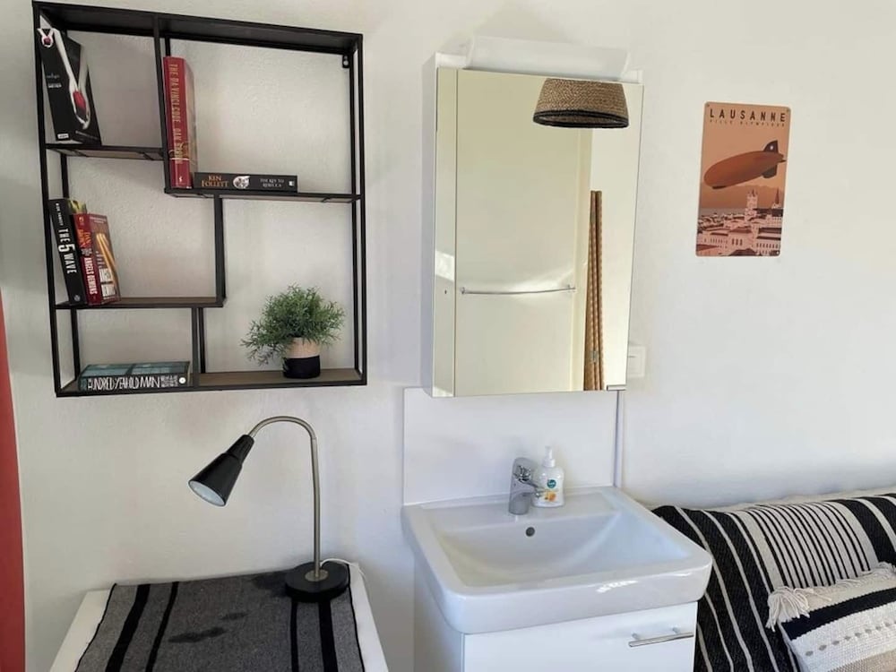 Room-independent Room With Stunning View