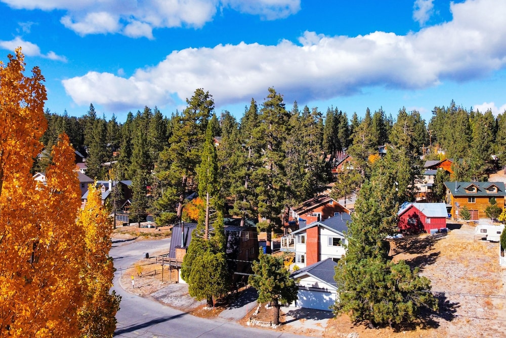 Lakeside in Bearadise by Avantstay Gorgeous Mountain Cabin in Boulder Bay
