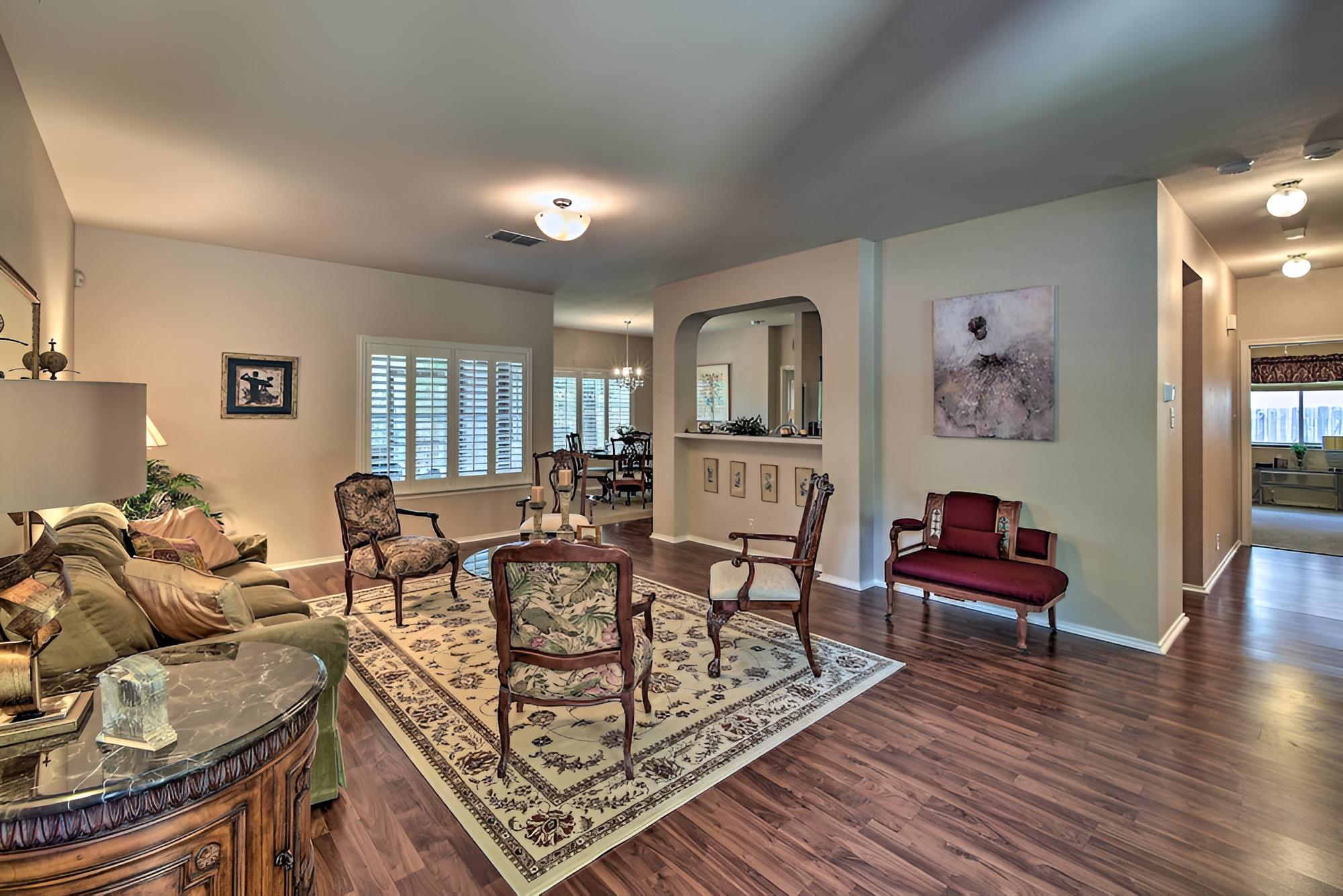 Upscale San Antonio Home W/screened-in Porch! view 4