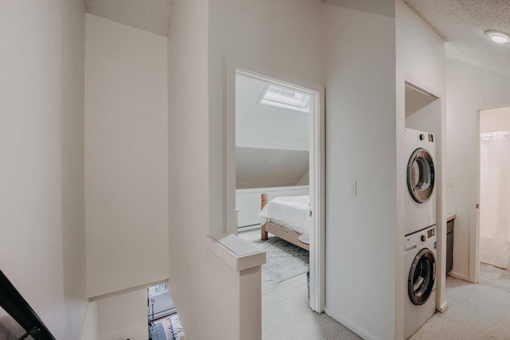 Snowater Condo #42 - Wifi - Pets Ok