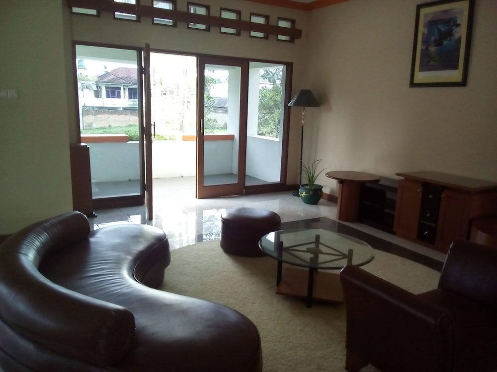 Simply Homy Guesthouse Graha Puspa