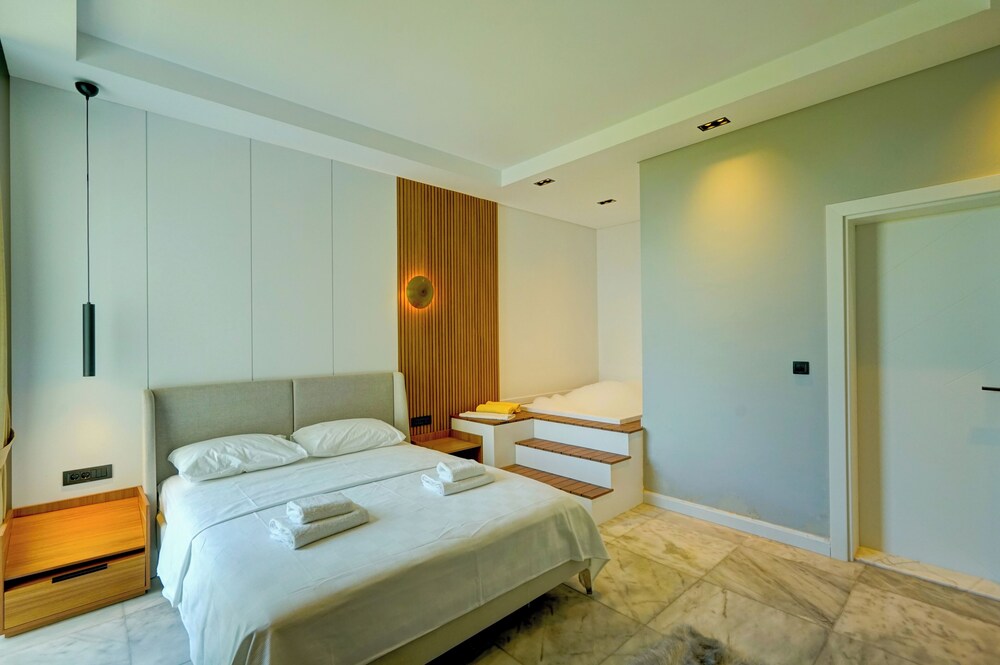 Earth 7 - PLANET LUXURY VILLAS