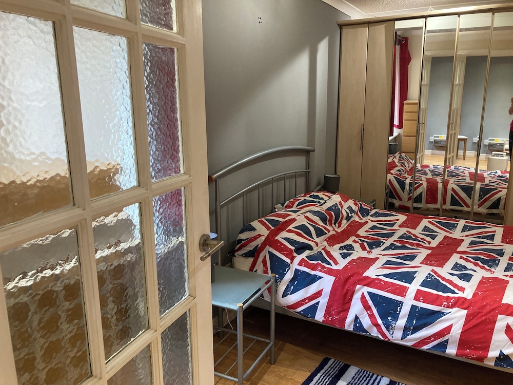 Tranquil Retreat in St Albans view 5