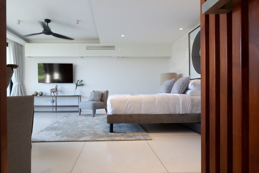 Gamay 3-bedroom Villa With Beach Access