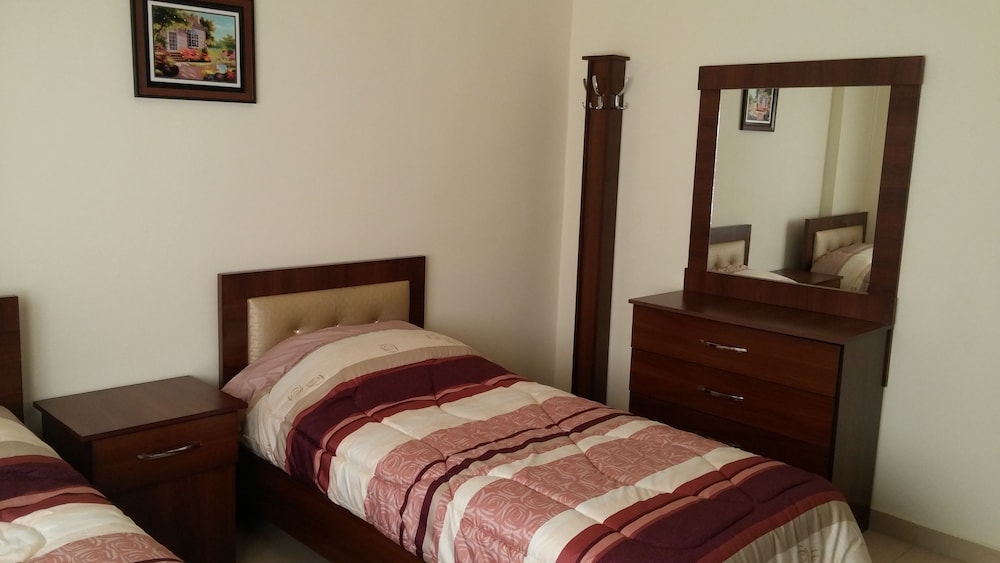Cozy Dair Ghbar Apartments