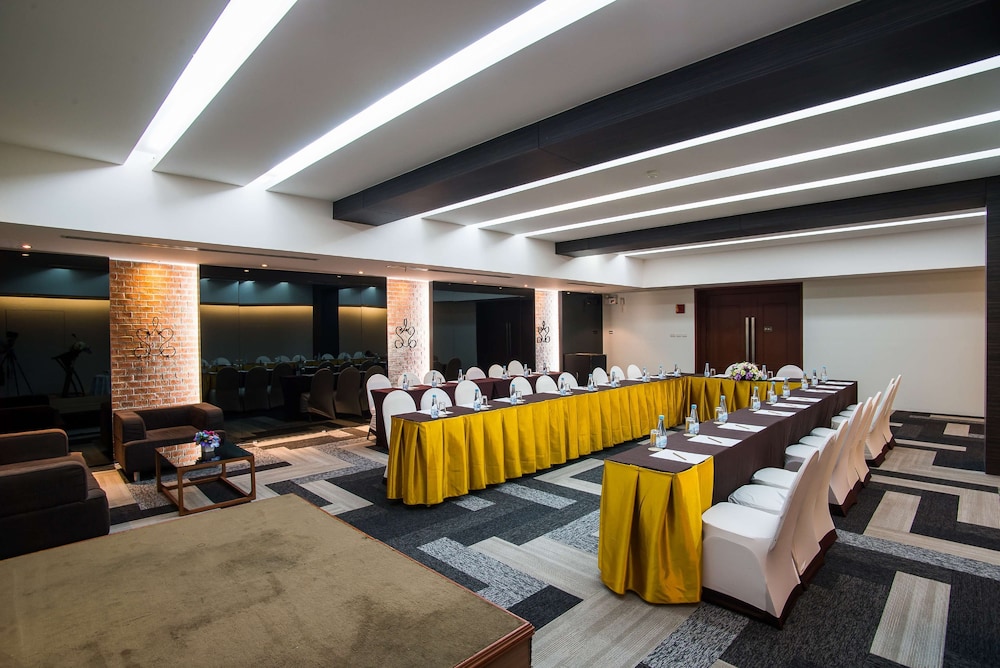 meeting & event spaces