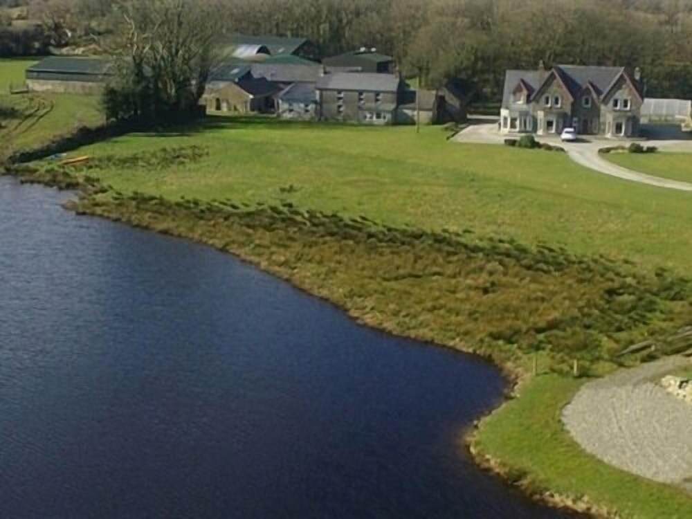 Lake House B&B