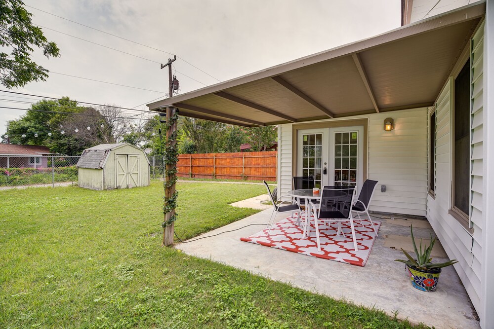 Spacious Yard: Pet-friendly Home in San Antonio! view 3