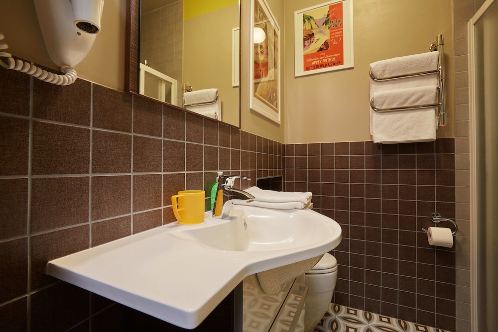 Mogol Apartments