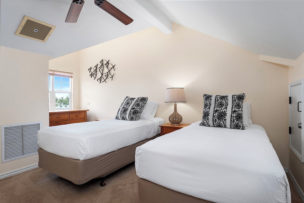 2 Bedroom with Loft and Mountain Views