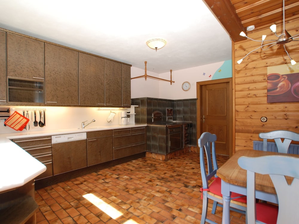 Scenic Apartment in Neukirchen am Großvenediger near Ski Area view 4
