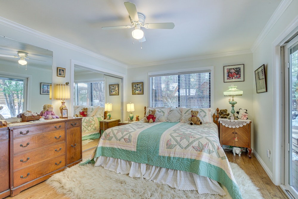Spacious Big Bear Lake Home w/ Deck & Hot Tub! view 2