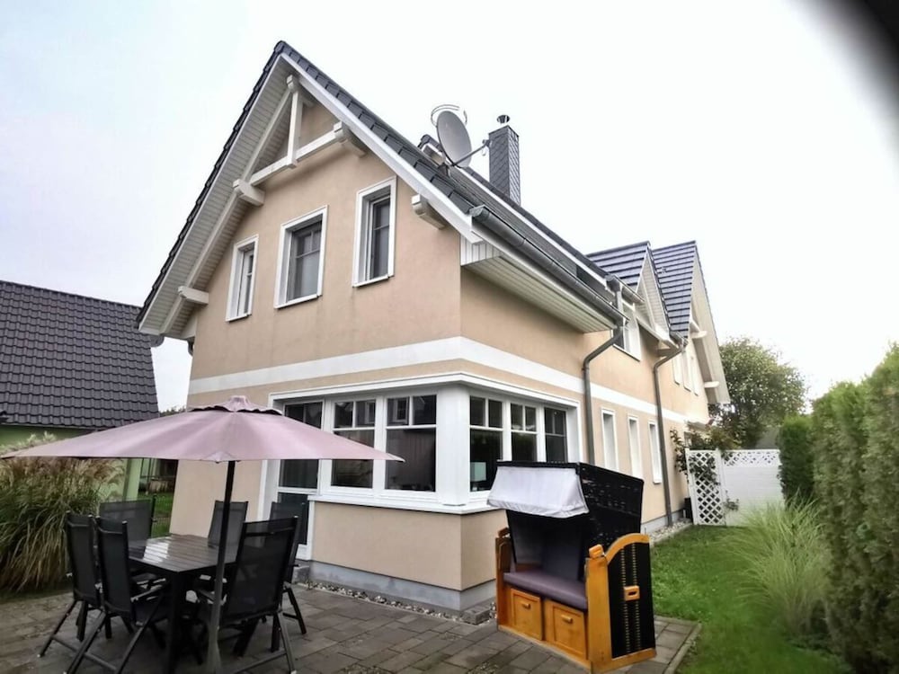 Strandburg Modern Retreat