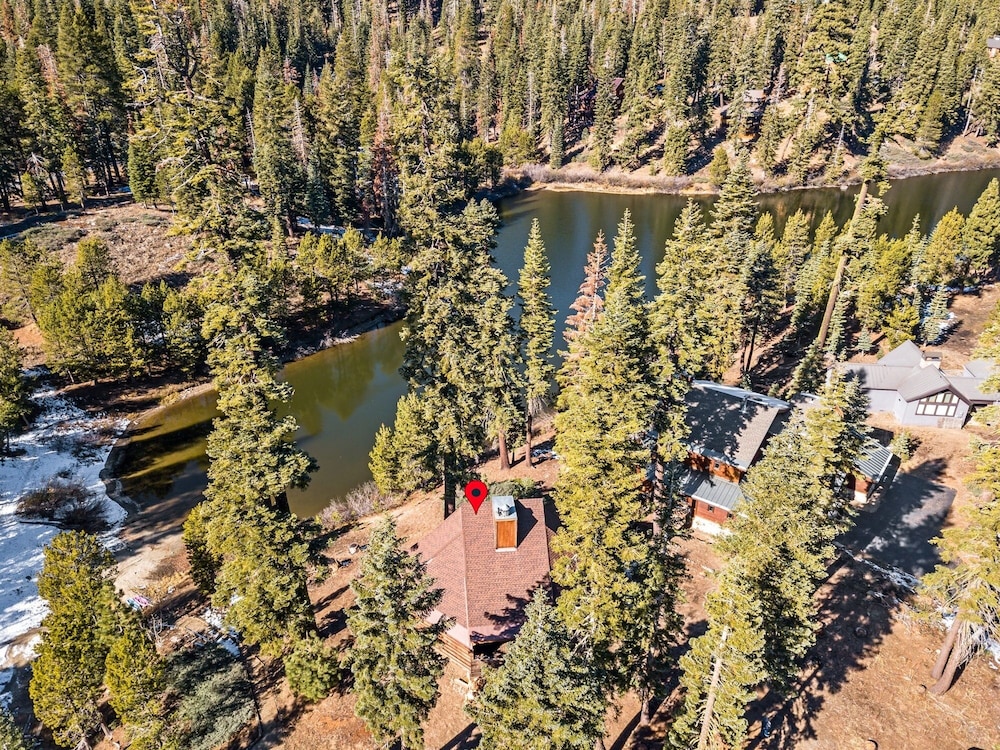 Pet Friendly Mountain Getaway - Vh16 3 Bedroom Home by Redawning view 2