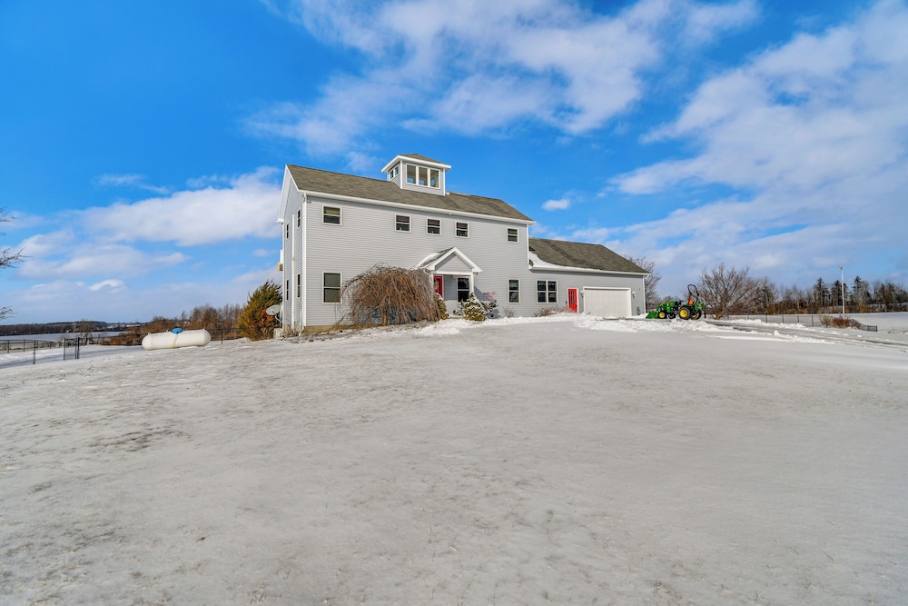 The Gathering Place: Rushville Home w/ Hot Tub