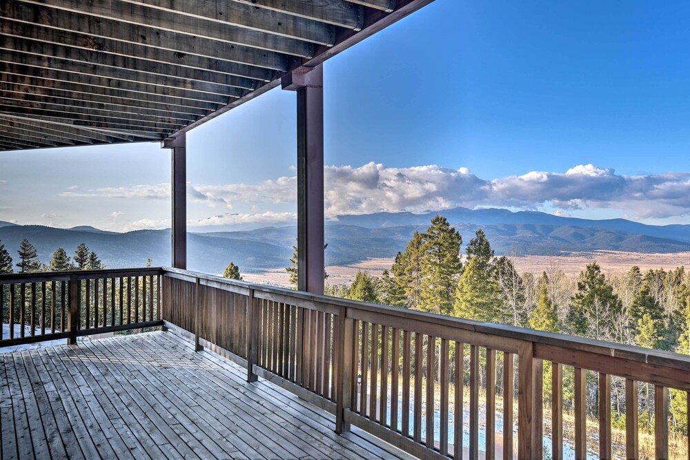 Falcon Rest: A Deluxe Angel Fire Mountain Retreat!