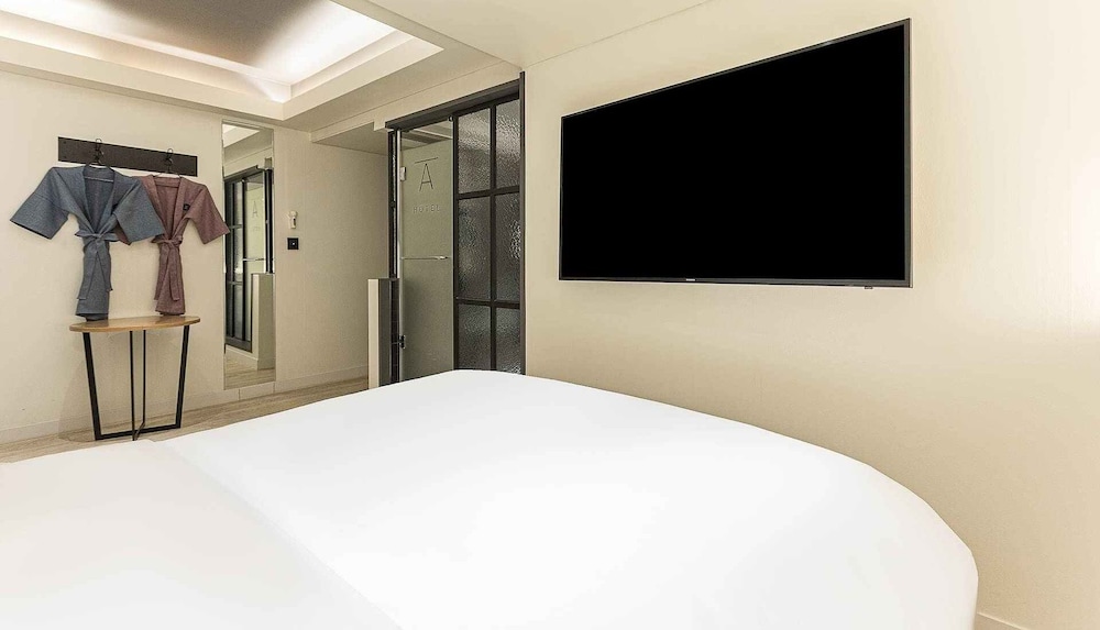 Hotel A