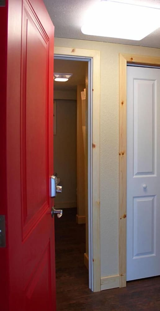 Tahquamenon Suites Lodging
