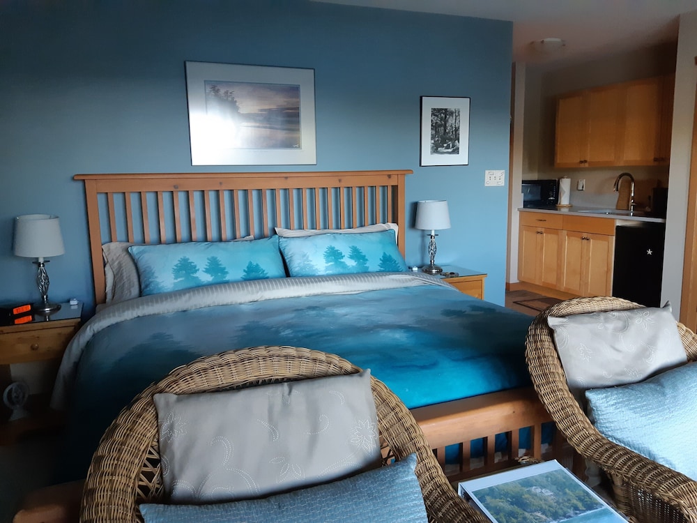 Reef Point Oceanfront B & B - Image 3