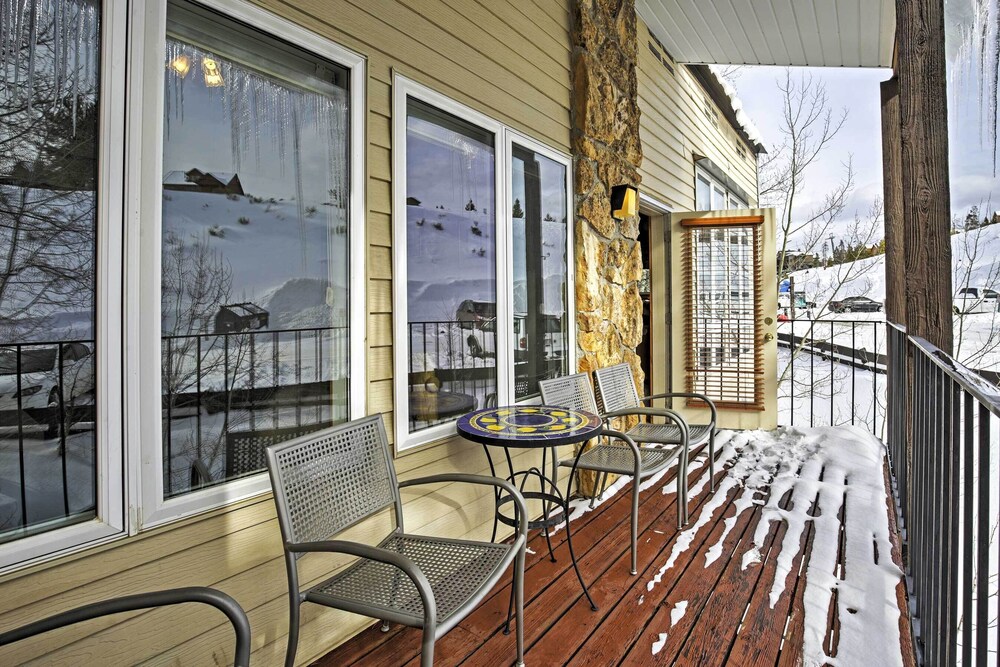 Ski-in/ski-out Granby Condo w/ Community Pools!