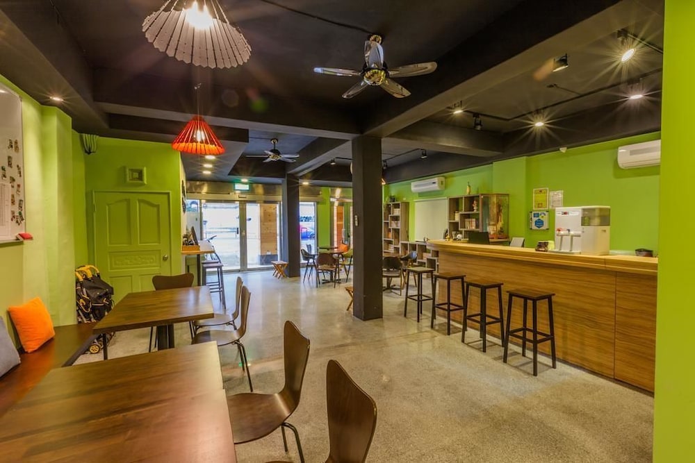 GoldenHouse Hostel