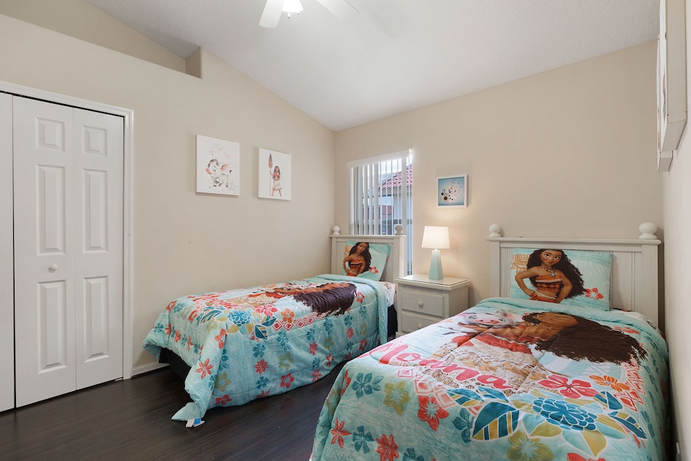 Sunny Retreat by VillaDirect - Image 4