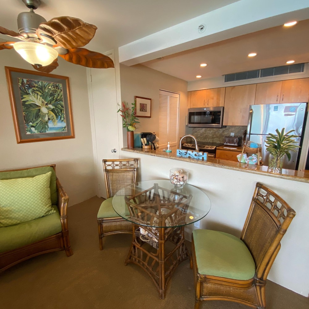 Mahana 1202 in Lahaina