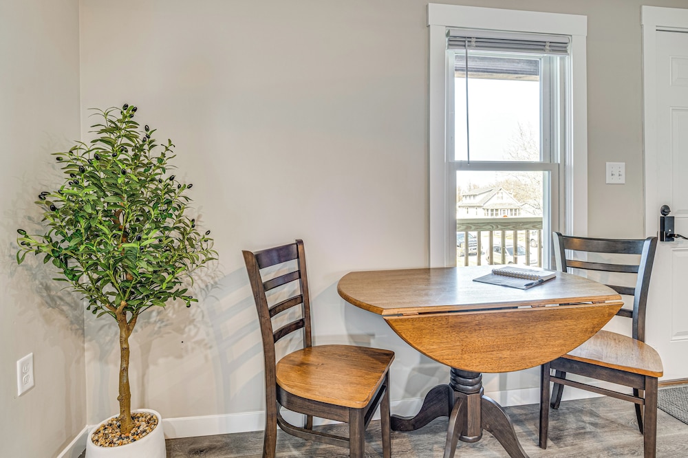 15 Mi to Summit Lake State Park: Updated Apt!