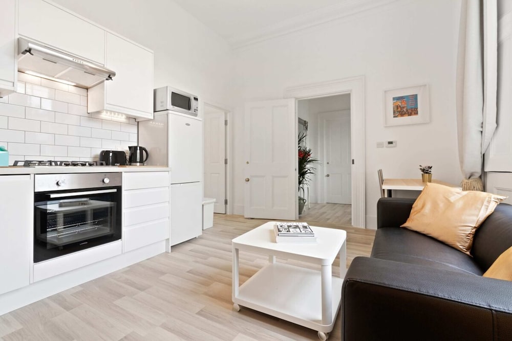 Elegant 1 Bedroom Apartment in Brixton