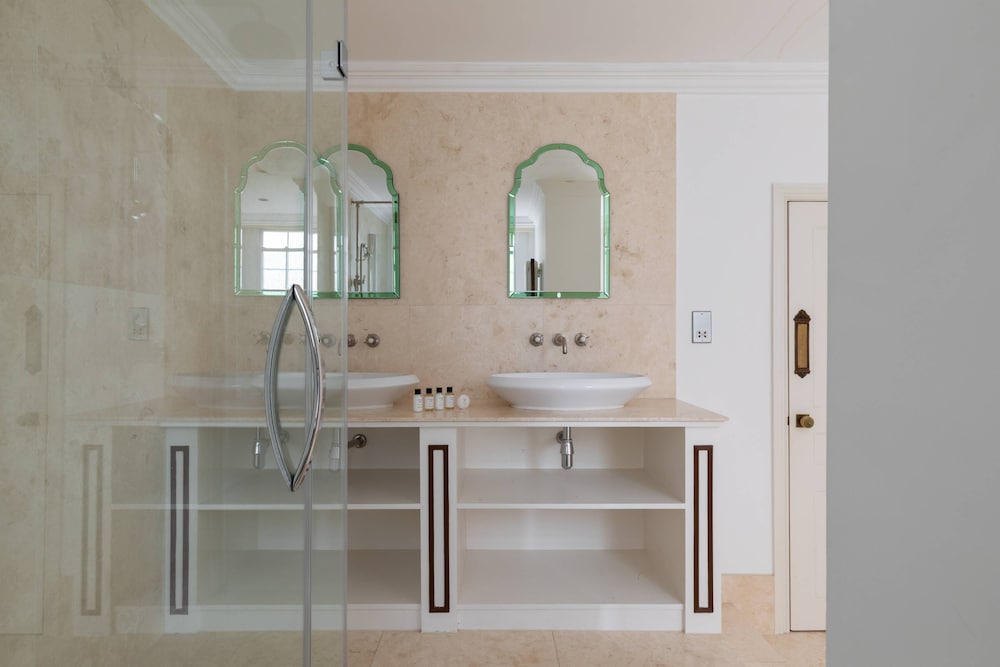 Fitzjames-avenue IV by Onefinestay