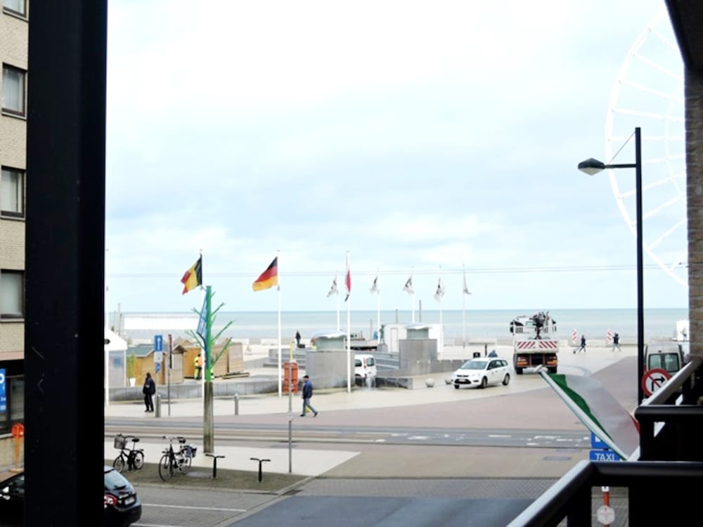 Apartment Near Epernayplein, Family-friendly Stay