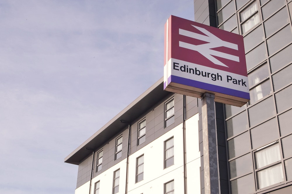 Premier Inn Edinburgh Park - Airport 3