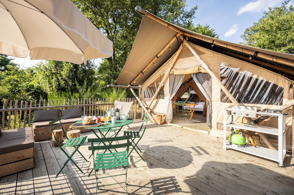 Village Huttopia Pays de Condrieu