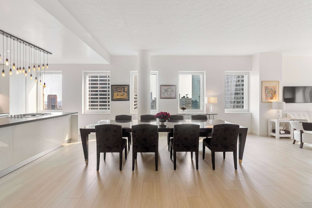 Midtown 5 Bedroom Duplex Luxury Penthouse, 2,500 sq ft, Sleeps 10, Manhattan, VIP Services