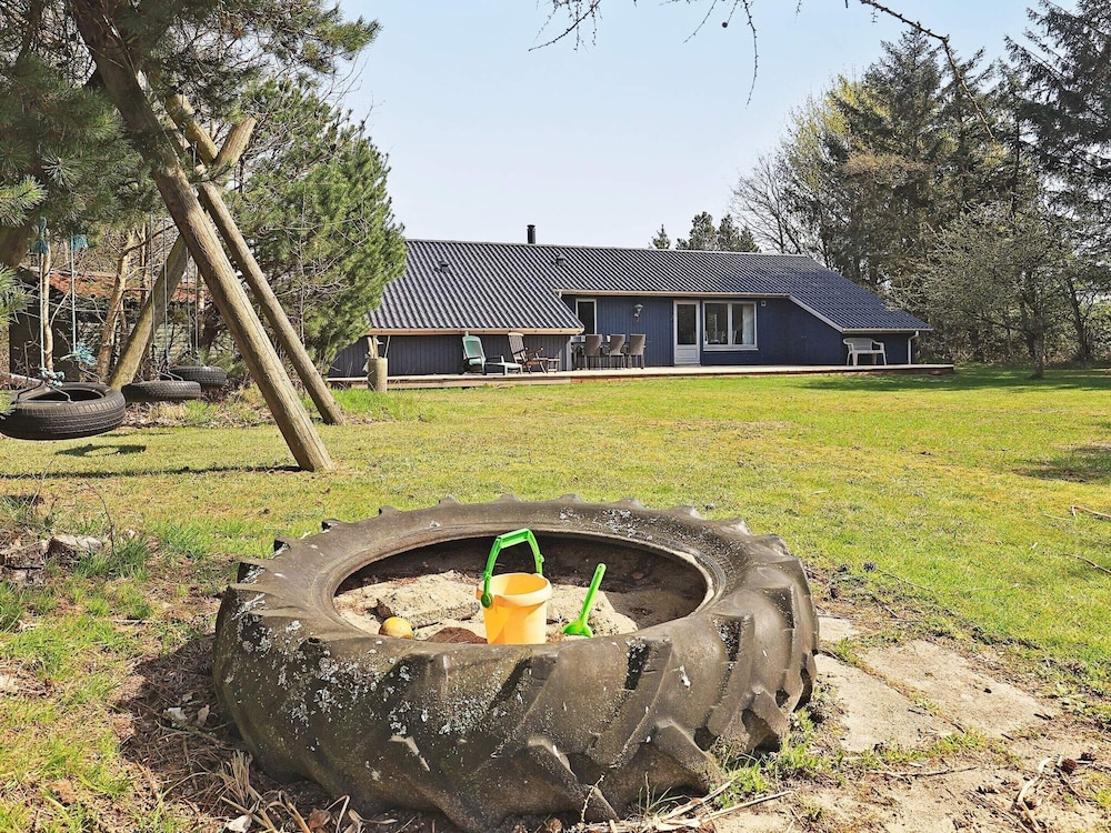 6 Person Holiday Home in Blavand