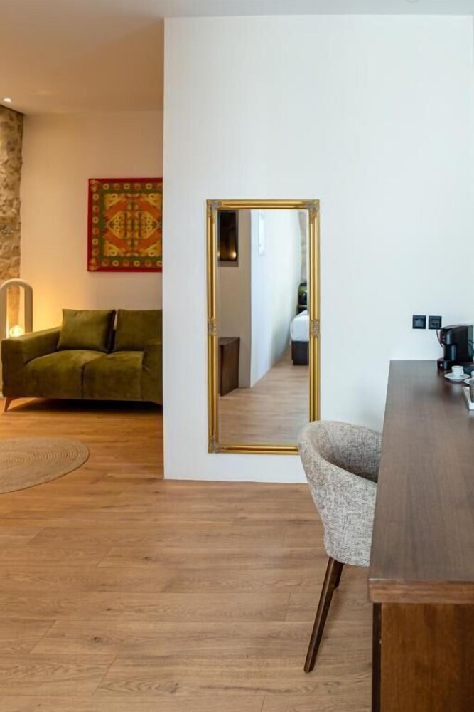 Epitome Suites