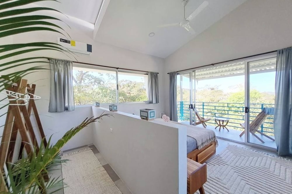 Private Saltwater Pool, Mountain Views, 3min Beach