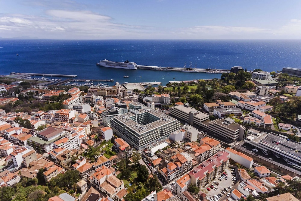 Funchal Centrum II by An Island Apart view 3
