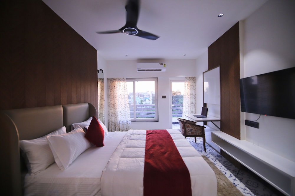 Hotel Sanatana