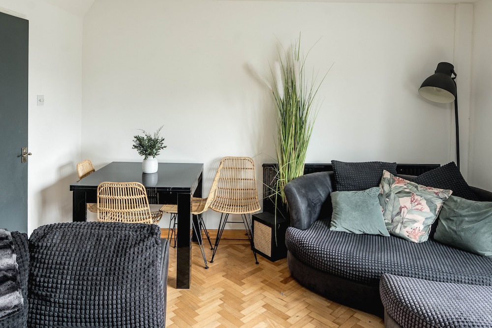 Spacious 3Br Flat With Balcony Near Tottenham Hale
