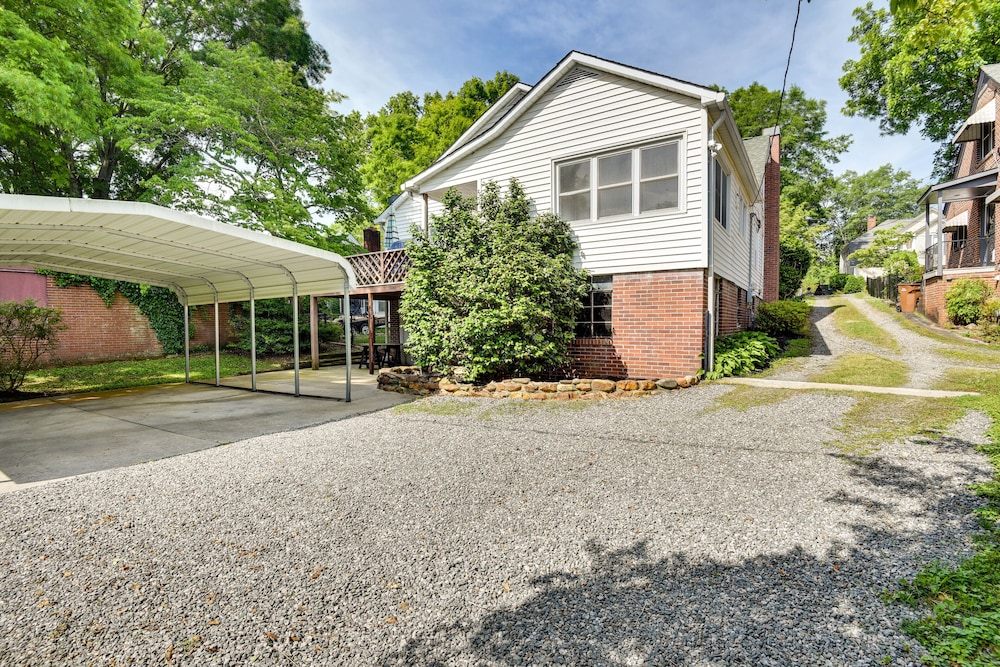 Lincolnton Vacation Rental w/ Deck & Yard! view 3
