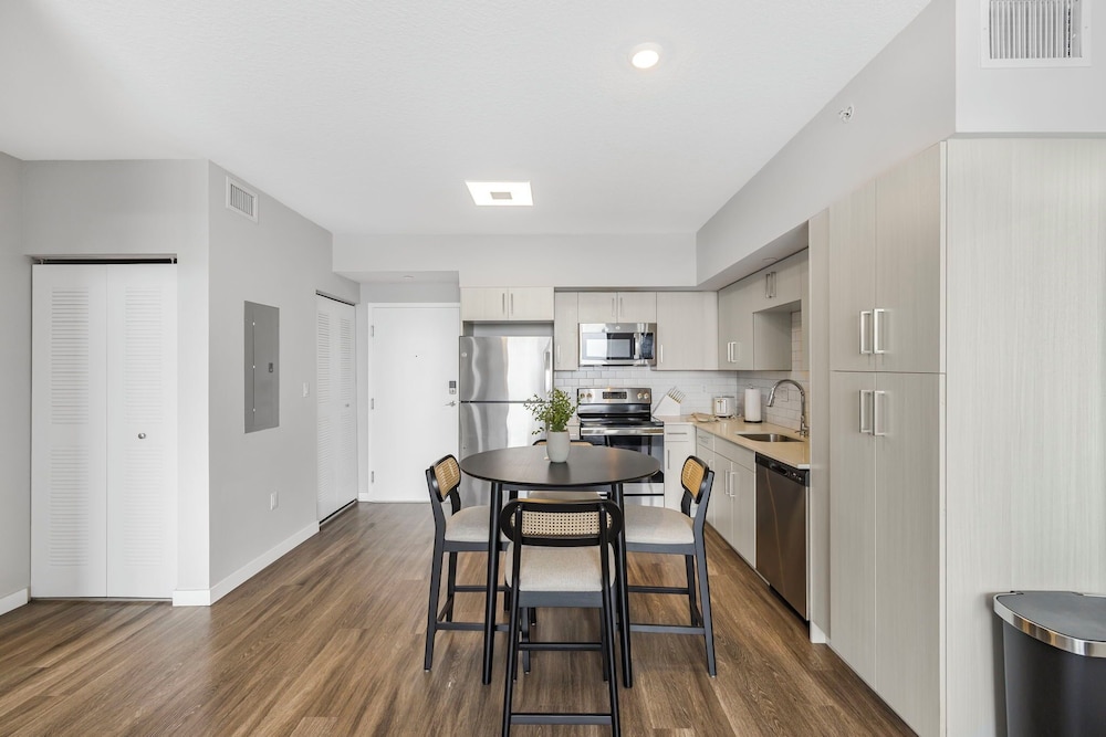 Stylish City-View Condo Pool Access