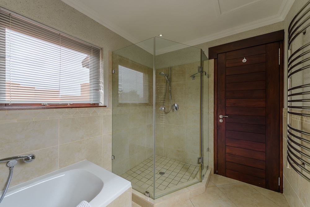 San Lameer Villa Rentals 14328